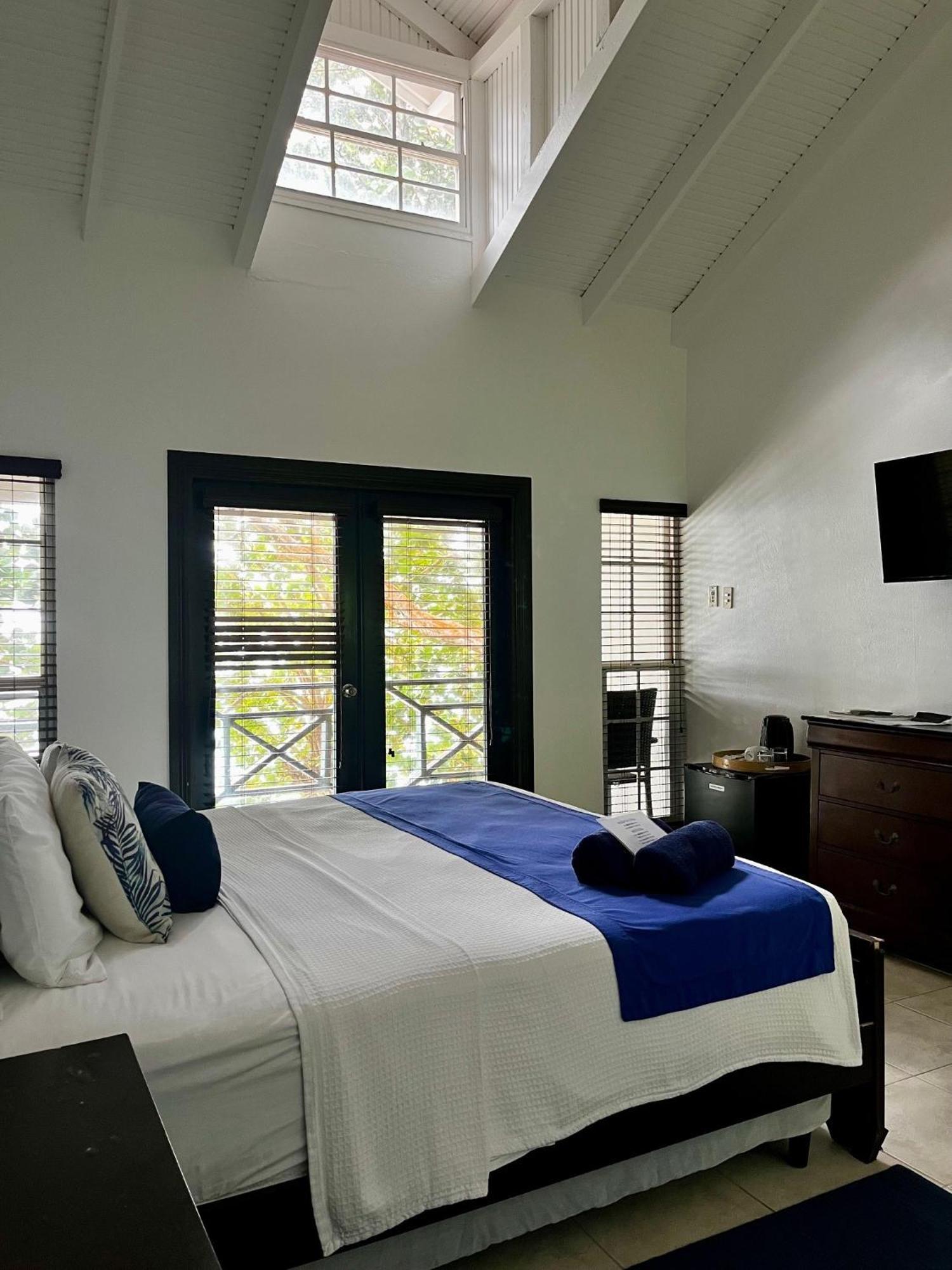 Speyside Blue Waters Inn מראה חיצוני תמונה